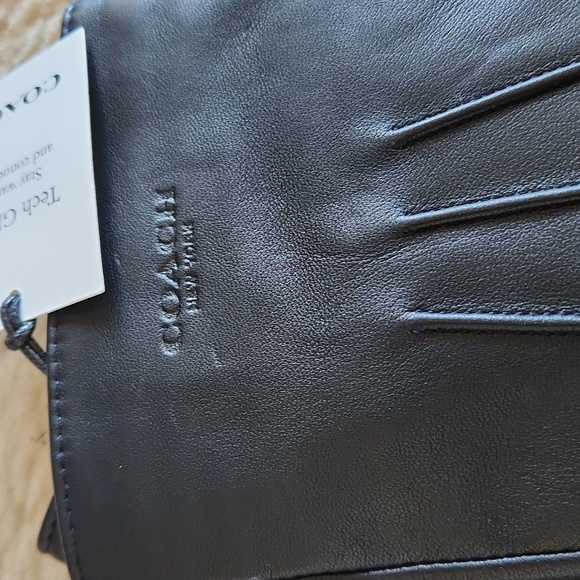 NWT Coach Black Sheep Leather Tech Gloves Men's Size L. 🖤🧤🎁 - Picture 3 of 16